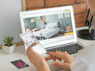 Online travel agencies gain hotel booking ground in 2022